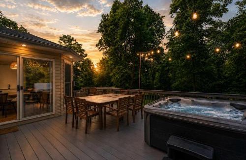 Linden House | Mountain Views w Hot Tub 95 TV & Trail Access