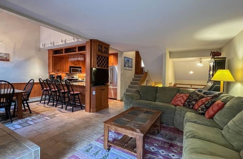 Bartlett Villa | Mountainside @ Attitash | Central + Ski in/Ski out