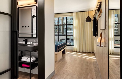Tenney-Lapham Hotel | Moxy Madison Downtown