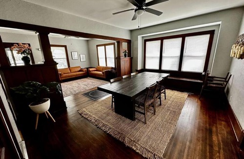 Hamilton Apartment | Mrs. Hughes Cottage - 2 bedroom House w/parking