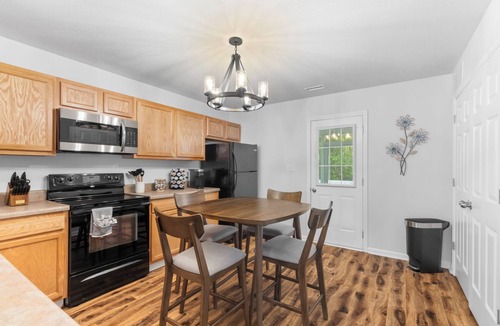 Jacksonville House | Ms. Doris Home · Near Base, Beach and Shops