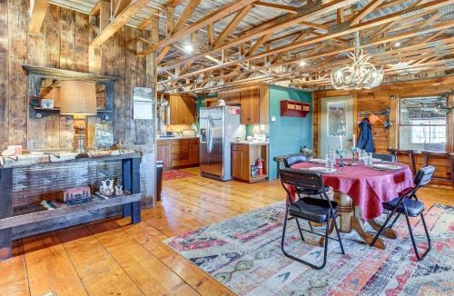 Comanche County House | 'Mule Creek Lodge' Rural Stay Near Coldwater Lake