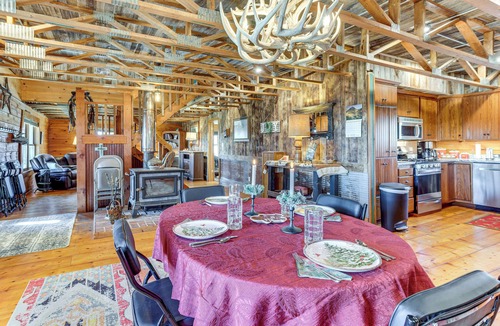 Comanche County Cabin | 'Mule Creek Lodge' Rural Stay Near Coldwater Lake