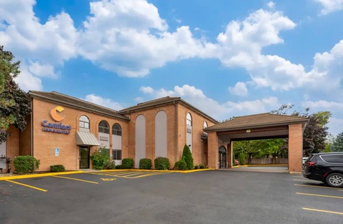 Mundelein Hotel | Mundelein Escape with Breakfast | Near Lake County Fairgrounds - 6.0 miles