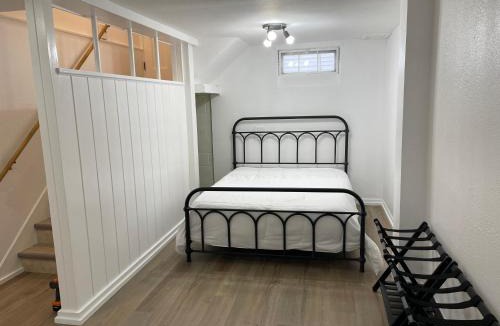 Sioux City House | Mustang House