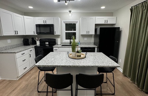 Creston House | Myrtle Lane home, nestled just minutes away from downtown! Newly remodeled