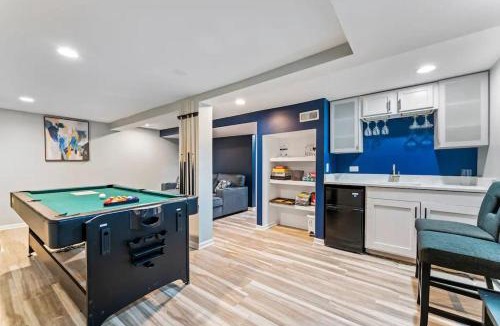 Gages Lake House | Navy Graduation Family Retreat - Hot Tub & Beach Access
