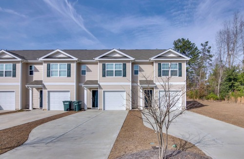 Sumter House | Near Base & Shopping: Modern Sumter Townhome!