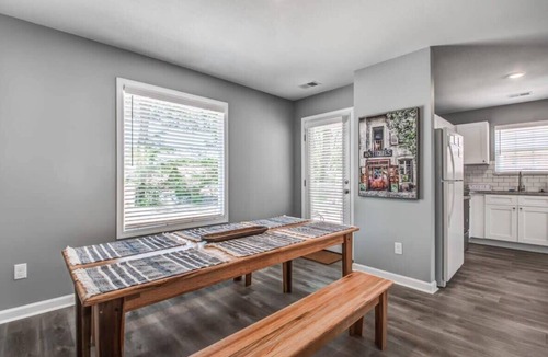 Ellendale House | Near Downtown, Shelby Farms Park - Crievewood Cove