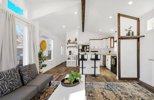 Owens Cross Roads House | Near Hiking at Green Mountain - Tiny Stay Getaway