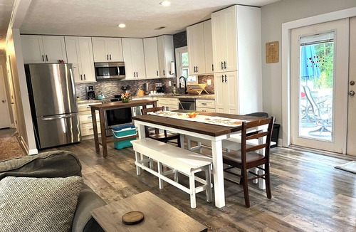 Kings Grant House | Near ILM Family Gathering Home, Sleeps up to 8, host up to 12. Your Holiday spot