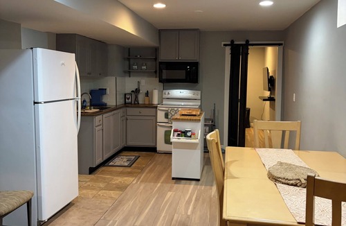 Hanover Apartment | Near Maryland Live Casino-private guest suite