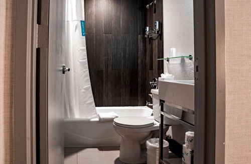 Williamsburg Hotel | Near One World Trade Center + Free Wi-Fi