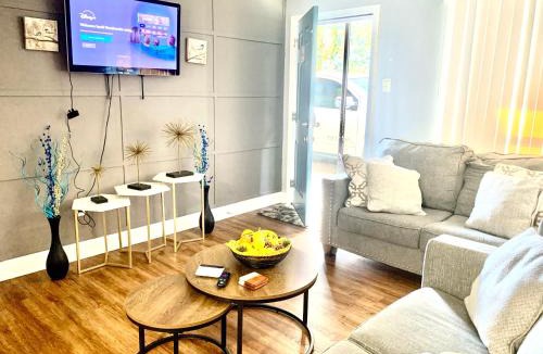 Midtown Apartment | Near Rhodes College, FedEx Forum, Regional One, UTHS-Renansant-MingleHall