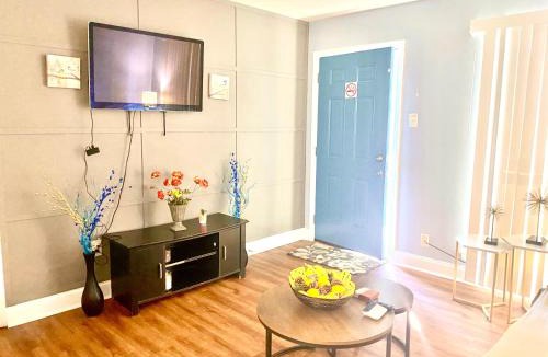 Midtown Apartment | Near Rhodes College, FedEx Forum, Regional One, UTHS-Renansant-MingleHall