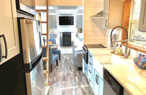 Groveoak Cabin | Nestled in Nature: Experience Tiny House Living Bliss in Northern Alabama