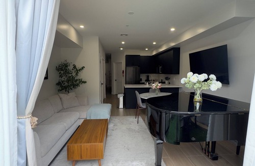 The Village Apartment | New and Modern Garden Apartment in Downtown Jersey City