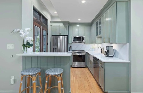 Admiral Estates Condo | NEW Beachfront, Stocked, Sleeps 6
