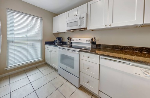 Fairfield Harbour Condo | New Bern Condo-Waterfront, Pools, Hot Tub, & Family Fun!