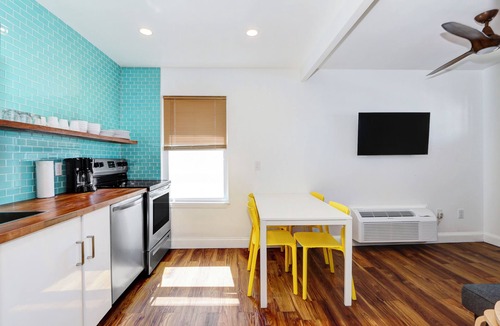 Wildwood Condo | New Boutique Hotel/Condo 1.5 blocks from the beach & boardwalk #10