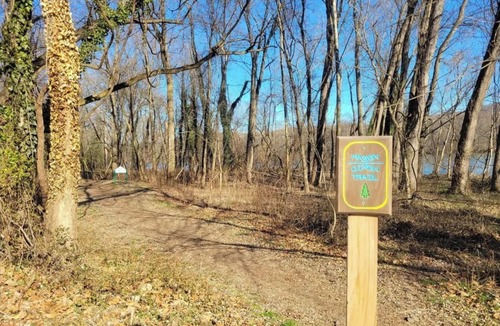 Airville Cabin | New cabin with kayaks .2 miles from Public Boat Launch