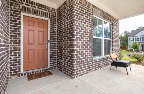 Acworth House | New Charming Surburban Retreat 12 mins to Lakepoint