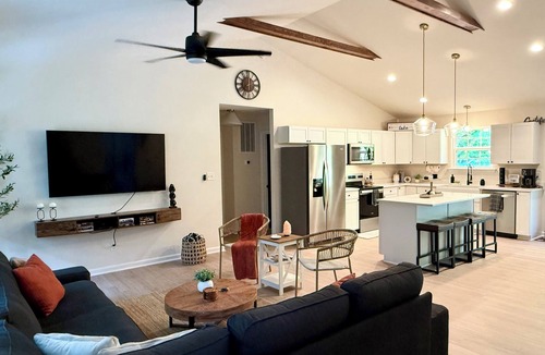 Bumpass House | New & Cozy 5 BR Lake Anna Retreat - Large Game Room & Lake Access