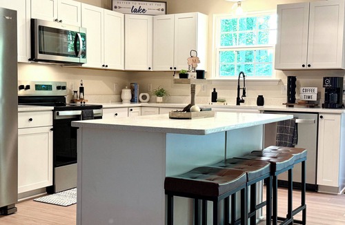 Bumpass House | New & Cozy 5 BR Lake Anna Retreat - Large Game Room & Lake Access
