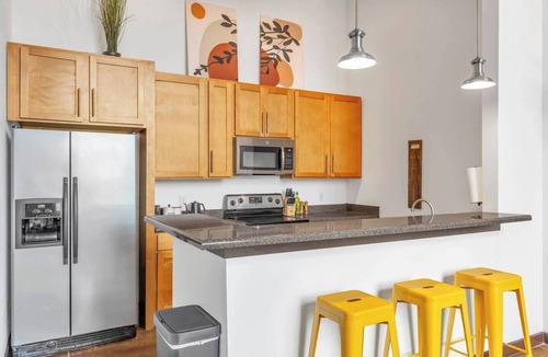 Arcadia Apartment | NEW! Cozy mill loft w/2 king beds, gym & pool