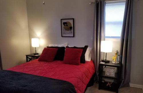 Broken Arrow House | *NEW*ENTIRE HOME IN ROSE DISTRICT*DINE*SHOP*FUN