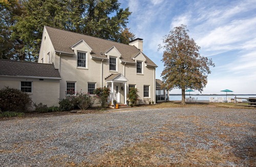 Cambridge House | NEW! Gorgeous Waterfront Estate with Saltwater pool, beach and dock