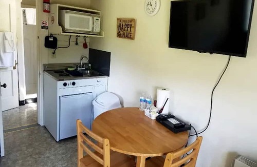 Stewartstown Cabin | New Hampshire Cabin near Pittsburg, Ideal for a Vacation in Nature