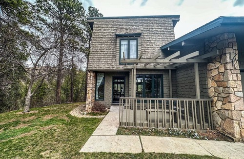 Rapid City House | New! Hilltop House in the Canyon