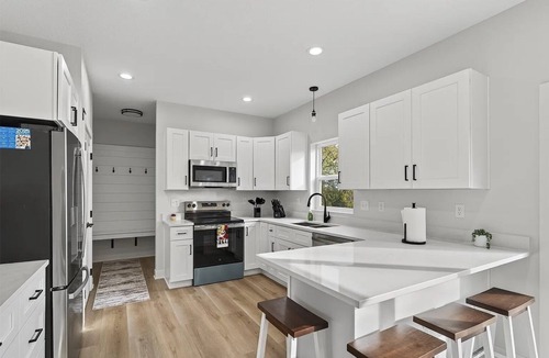 Urbandale House | New Home in Urbandale/Des Moines – Modern Comfort In Prime Location!