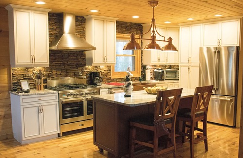 Hiawassee House | New Kitchen, EV charging, great reviews 3 levels, privacy2 fireplaces,hottub