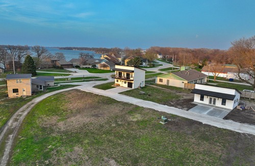 Twin Lakes House | NEW lake home across from boat dock! 2nd story deck! Modern!