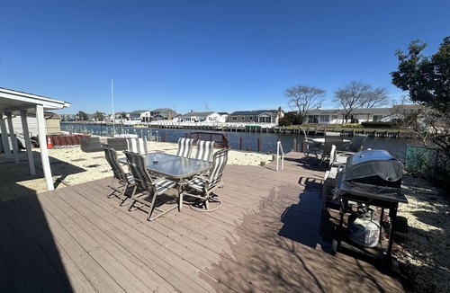Pebble Beach House | NEW LISTING 3 BDRM 2 BATH updated Jersey Shore Rental on the water.