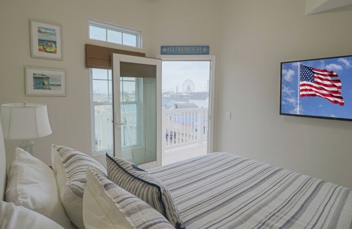 Seaside Heights House | New Listing! Beautiful 2000 Square Foot Multi-Level Townhome. 1 BLOCK FROM BEACH