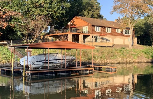 Vinita House | NEW LISTING -Grand Lake waterfront w/boat dock. Sleeps 13-15 Outdoor Fireplace