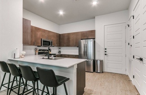 Edmond Apartment | New LUX 2Bed Apt @ UCO