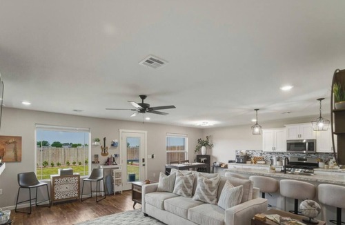 Garden City House | New Modern Escape in Garden City-Spacious & Stylish