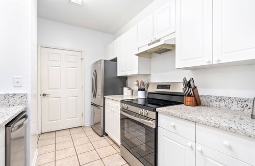 Auburn Apartment | New Modern Getaway ~ 1br, Patio & Pool