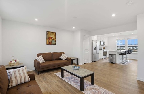 Charles Town House | NEW! New 4BR Townhome Near Harpers Ferry