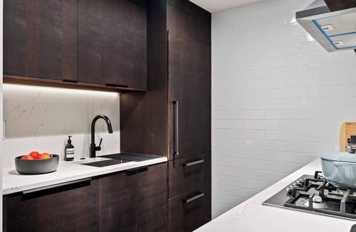Williamsburg Condo | NEW: Prime Williamsburg Luxe Condo & Huge Backyard