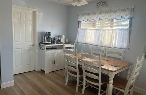 Villas House | New Reno! 5 min walk to beach, Garage Arcade! 3 bedroom/4 bed/2 bath. Must see!