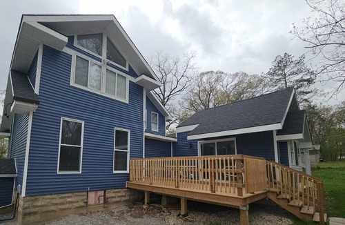Delavan Lake House | New Renovation: 5BR Lake Delavan Retreat, Fire Pit, Huge Yard, Lake Access