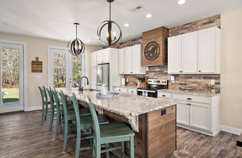 Ocean Pines House | NEW! Sleeps 23 Mins to OCMD w/Gym-Game Room-Firepit