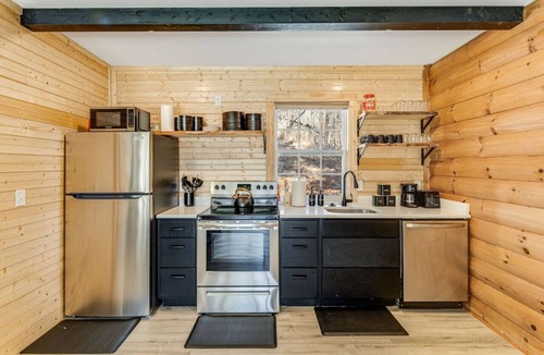 Weaverville Villa | New Spacious Modern 1-Story Cabin!