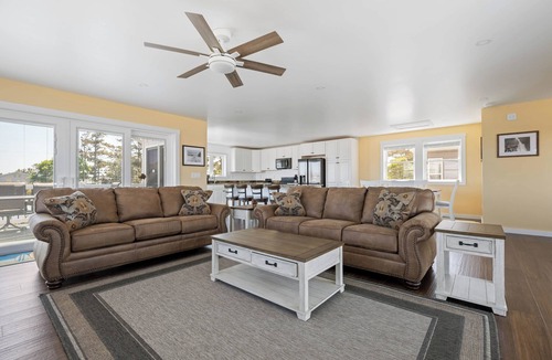 Rehoboth by the Sea House | NEW TO VRBO-STYLISH DIGS-4 BR-3,5 BA-ELEVATOR-109 Houston, STEPS TO DEWEY BCH