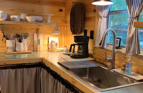 Pleasure Point Cottage | New! Water front lake cabin: totally updated with a private mountain lodge vibe!
